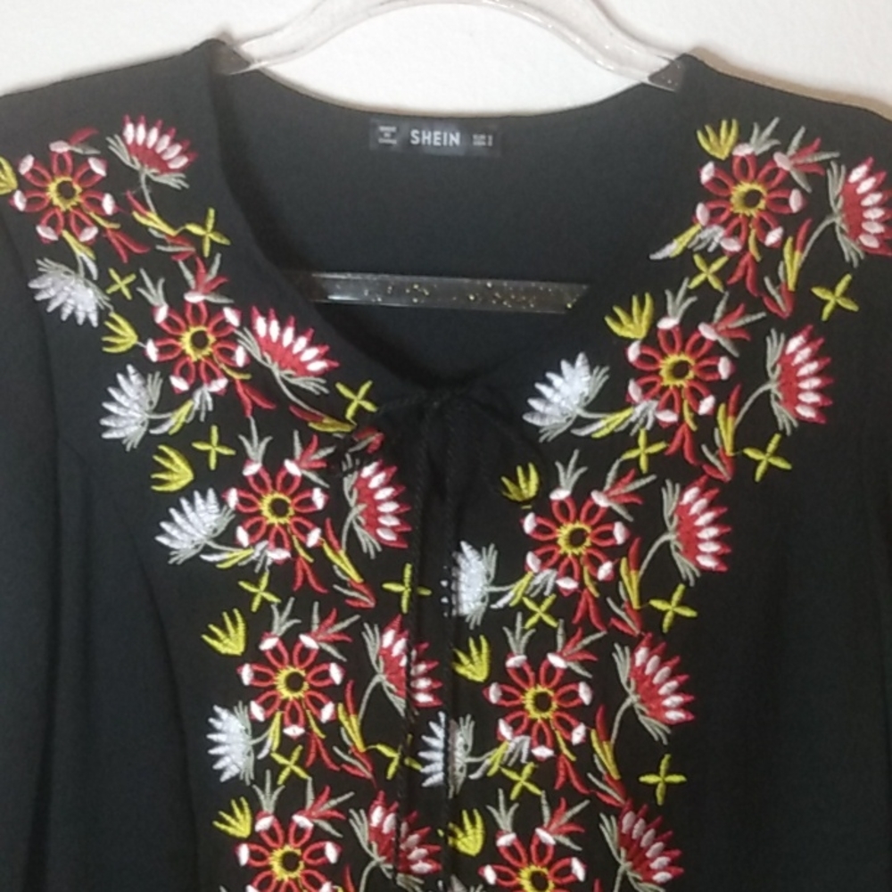 Floral Embroidered Boho Babydoll Barrel Sleeve Top Size Small